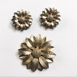 Vintage Sarah Coventry Brooch And Clip On Earring